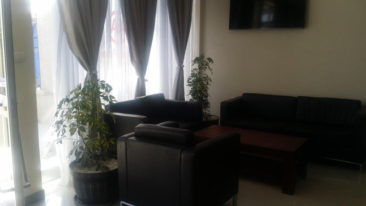 Afro Addis Hotel Apartment Exteriör bild
